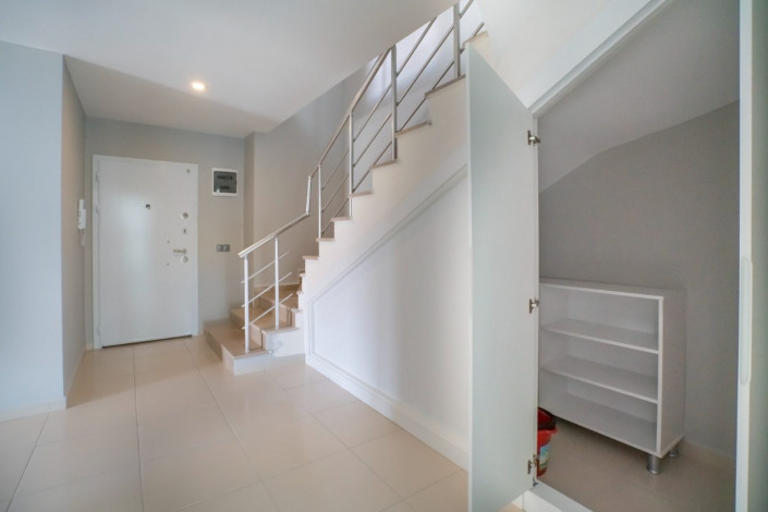 Двухуровневый пентхаус 2+1 с частичным видом на море в районе Кестель, 130м2 - Ракурс 20