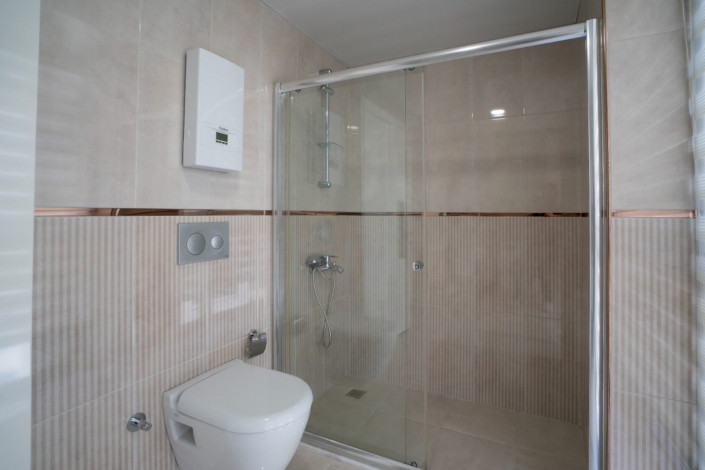 Двухуровневый пентхаус 2+1 с частичным видом на море в районе Кестель, 130м2 - Ракурс 23