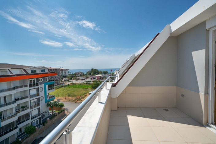 Двухуровневый пентхаус 2+1 с частичным видом на море в районе Кестель, 130м2 - Ракурс 30