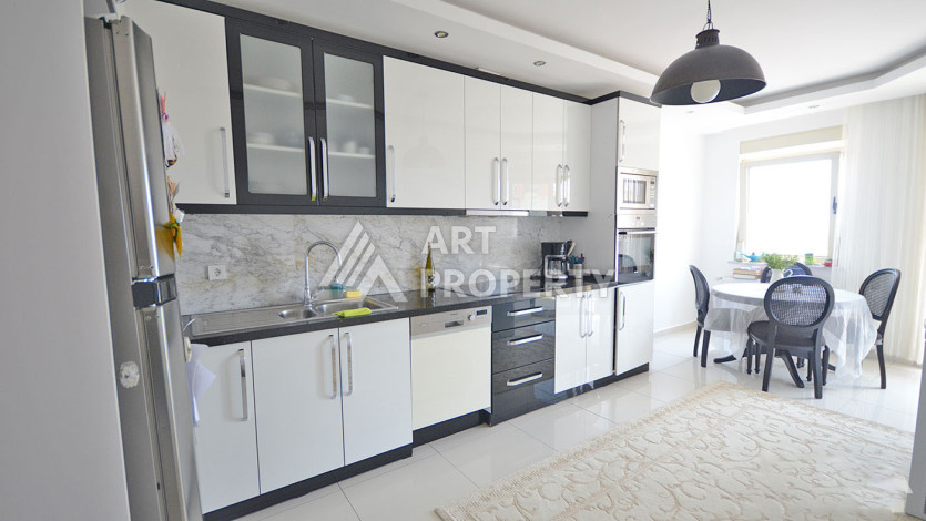 Просторная квартира 4+1 с премиальной инфраструктурой в устоявшимся доме районе Джикджилли - Ракурс 9