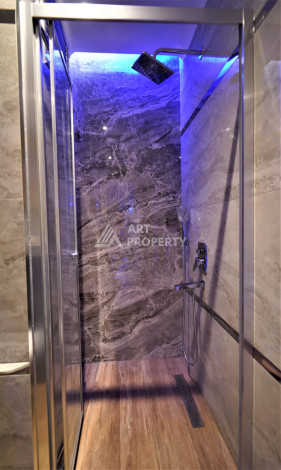 Двухуровневая меблированная квартира 2+1 с собственной инфраструктурой в центре Аланьи - Ракурс 19