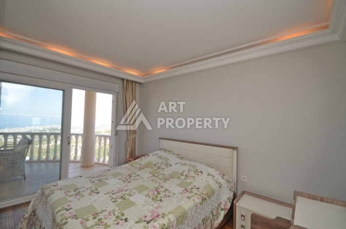 Вилла с невероятно красивой панорамой 3+1 в элитном районе Каргыджак - Ракурс 4