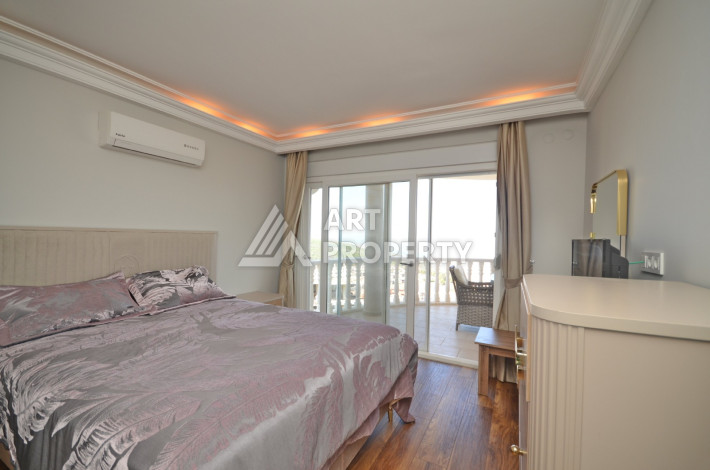 Вилла с невероятно красивой панорамой 3+1 в элитном районе Каргыджак - Ракурс 8