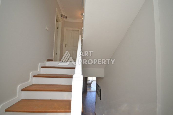 Вилла с невероятно красивой панорамой 3+1 в элитном районе Каргыджак - Ракурс 13