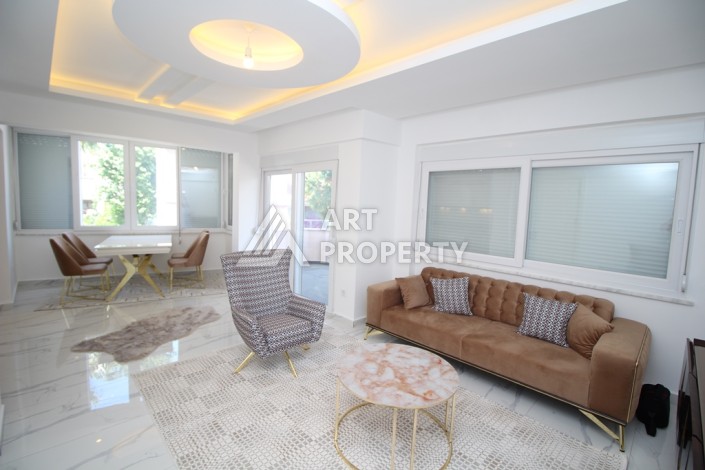 Квартира 3+1 в новым ремонтом, мебелью и техникой в центре Алании - Ракурс 6