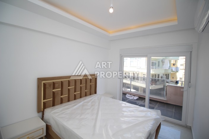 Квартира 3+1 в новым ремонтом, мебелью и техникой в центре Алании - Ракурс 9