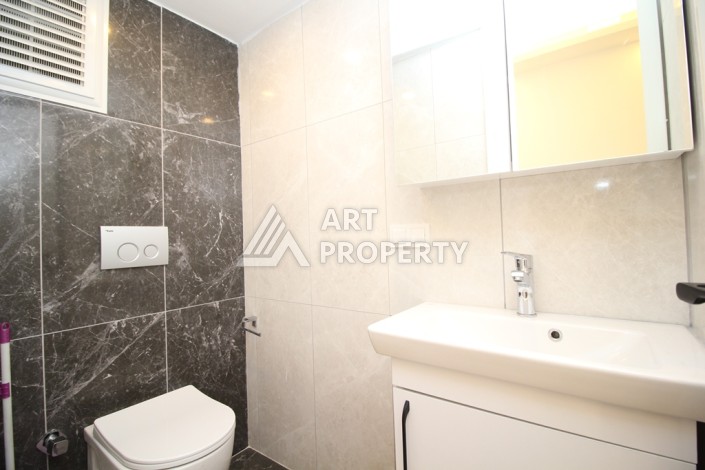 Квартира 3+1 в новым ремонтом, мебелью и техникой в центре Алании - Ракурс 14