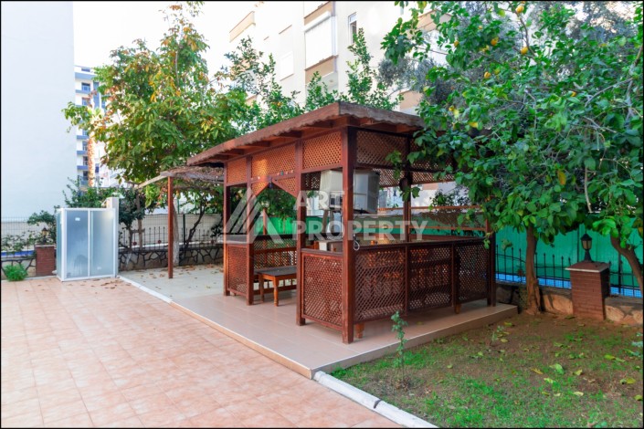 Меблированные апартаменты 2+1 в оживленном районе Махмутлар - Ракурс 16