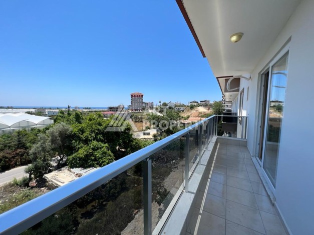 Квартира с большой планировкой 3+1 в развивающемся районе Демирташ - Ракурс 3