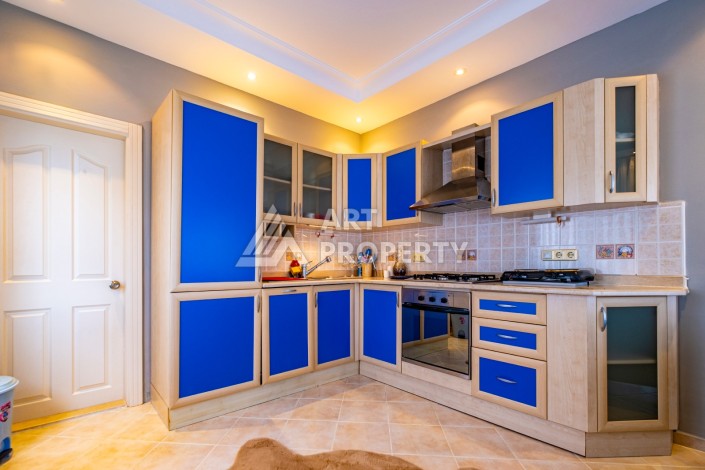 Вилла 2+1 с большим садом в элитном районе Каргыджак - Ракурс 5