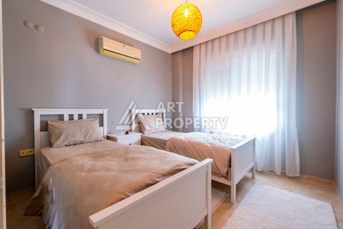 Вилла 2+1 с большим садом в элитном районе Каргыджак - Ракурс 8