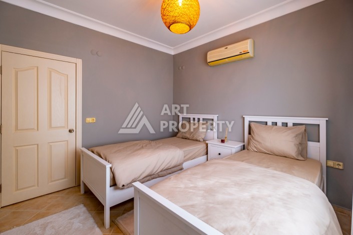 Вилла 2+1 с большим садом в элитном районе Каргыджак - Ракурс 9