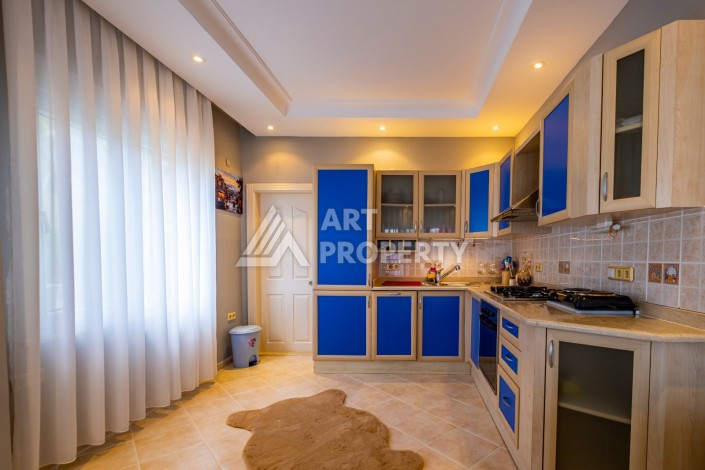 Вилла 2+1 с большим садом в элитном районе Каргыджак - Ракурс 11