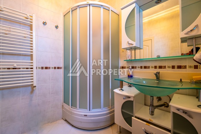 Вилла 2+1 с большим садом в элитном районе Каргыджак - Ракурс 20