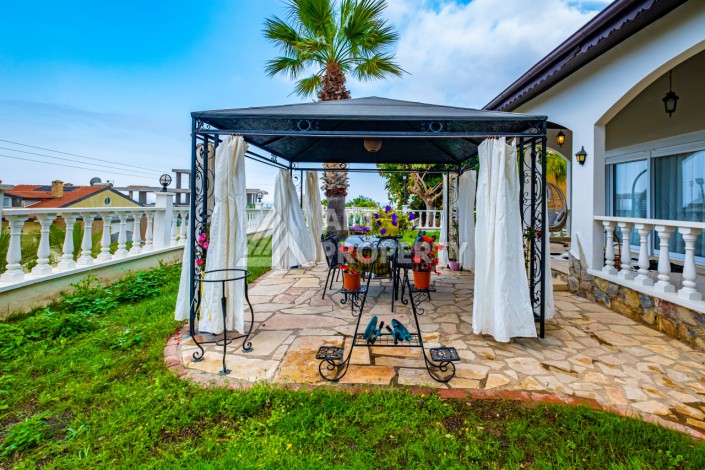 Вилла 2+1 с большим садом в элитном районе Каргыджак - Ракурс 22