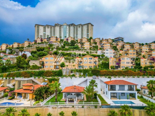 Вилла 2+1 с большим садом в элитном районе Каргыджак - Ракурс 29