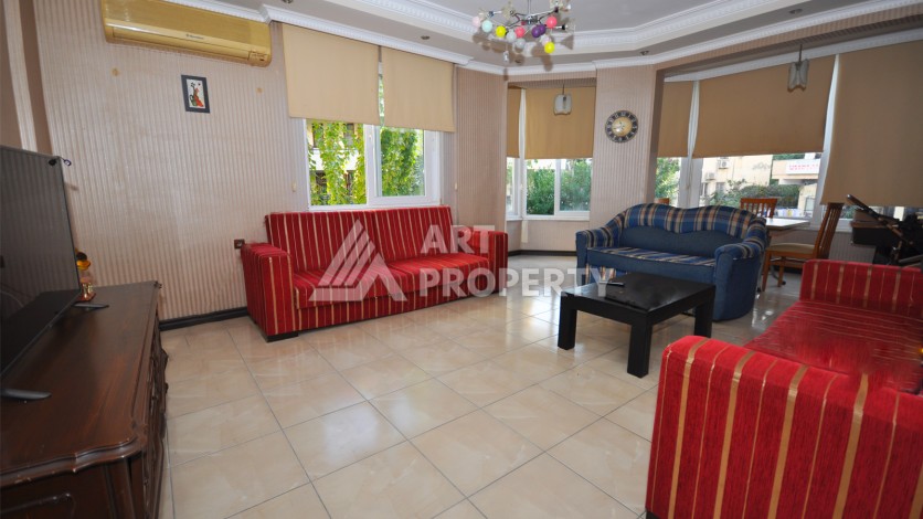 Квартира 1+1 плюс офис 70м2 в одном флаконе в центре Аланьи - Ракурс 2