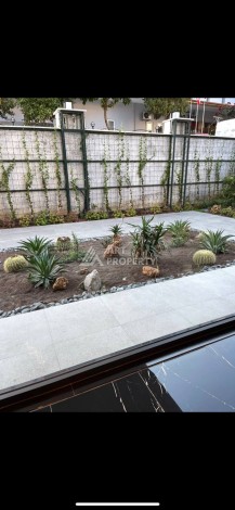 Квартира 1+1 с мебелью и техникой в центре Аланьи - Ракурс 9