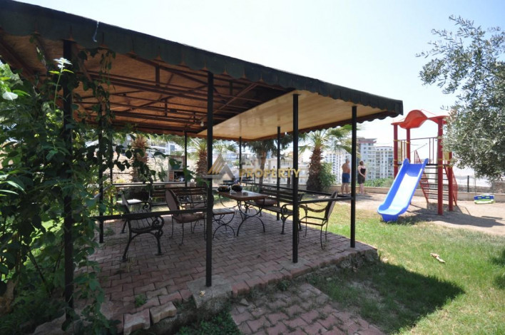 Трехкомнатная квартира с видом на Средиземное море в районе Махмутлар, 120 м2 - Ракурс 3