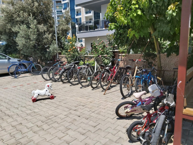 Двухуровневый четырехкомнатный пентхаус с видом на море и горы, район Махмутлар, 200 м2 - Ракурс 6