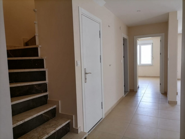 Двухуровневый четырехкомнатный пентхаус с видом на море и горы, район Махмутлар, 200 м2 - Ракурс 20