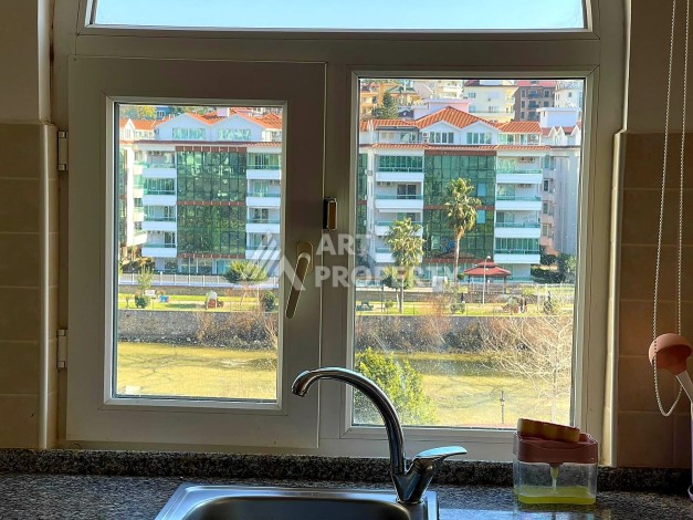 Видовые апартаменты 2+1 в комплексе возле реки в развитом районе Тосмур - Ракурс 15