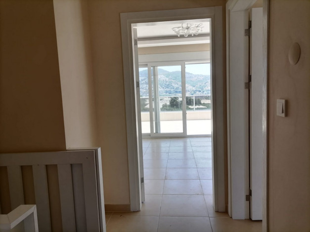 Двухуровневый четырехкомнатный пентхаус с видом на море и горы, район Махмутлар, 200 м2 - Ракурс 28