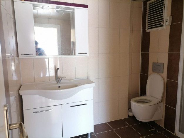 Двухуровневый четырехкомнатный пентхаус с видом на море и горы, район Махмутлар, 200 м2 - Ракурс 40