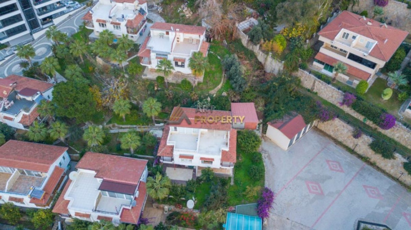 Двухэтажная вилла 3+1 с видом на море в Каргыджак,140 м2 - Ракурс 6