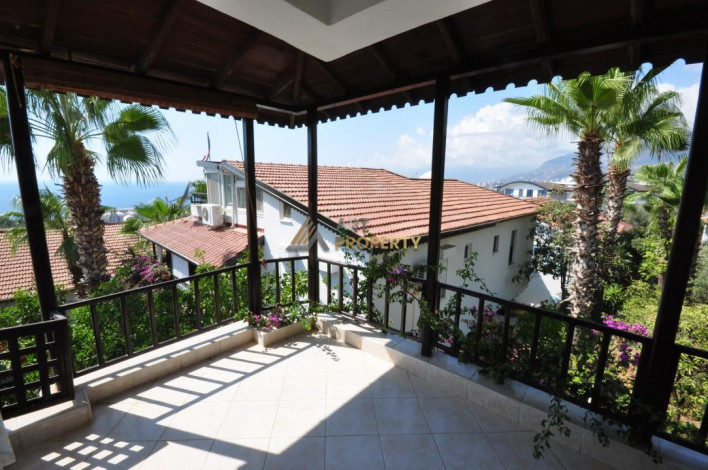 Двухэтажная вилла 3+1 с видом на море в Каргыджак,140 м2 - Ракурс 26