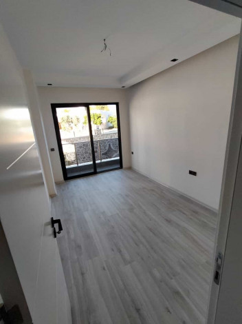 Квартира 1+1 в новом комплексе с инфраструктурой 5* отеля в тихом месте Махмутлара, 75 м2 - Ракурс 2