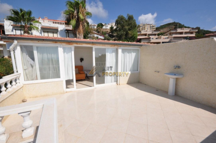 Двухэтажная вилла 3+1 с видом на море в Каргыджак,140 м2 - Ракурс 31