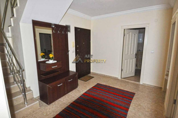 Прекрасная квартира 4+1 с видом на море и крепость в районе Тосмур, 270 м2. - Ракурс 3