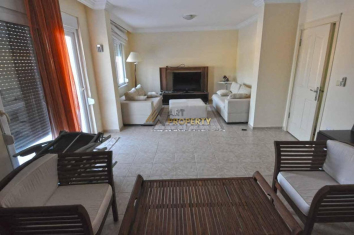 Прекрасная квартира 4+1 с видом на море и крепость в районе Тосмур, 270 м2. - Ракурс 5