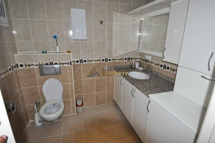 Прекрасная квартира 4+1 с видом на море и крепость в районе Тосмур, 270 м2. - Ракурс 6