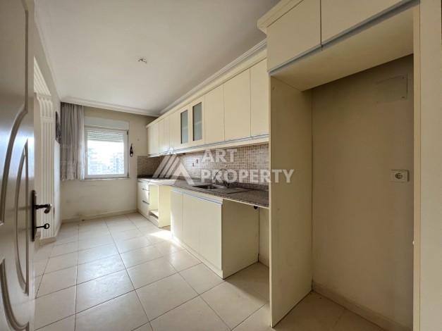 Просторная 2+1 с отдельной кухней в турецком доме развитого района Махмутлар - Ракурс 11