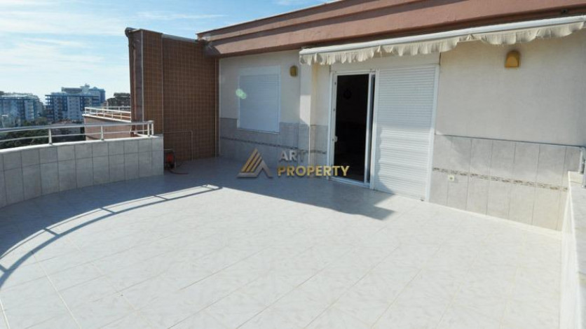 Прекрасная квартира 4+1 с видом на море и крепость в районе Тосмур, 270 м2. - Ракурс 21