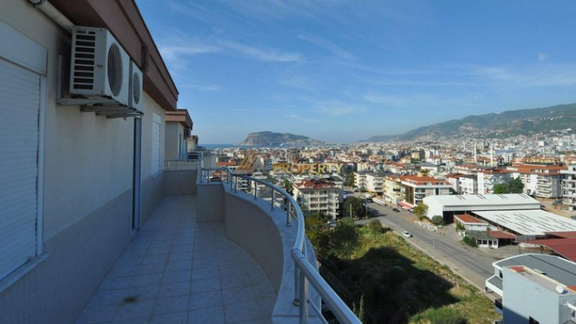 Прекрасная квартира 4+1 с видом на море и крепость в районе Тосмур, 270 м2. - Ракурс 26