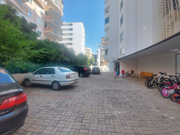 Трехкомнатная меблированная квартира в 100 метрах от Средиземного моря в Махмутлар, 120 м2 - Ракурс 2