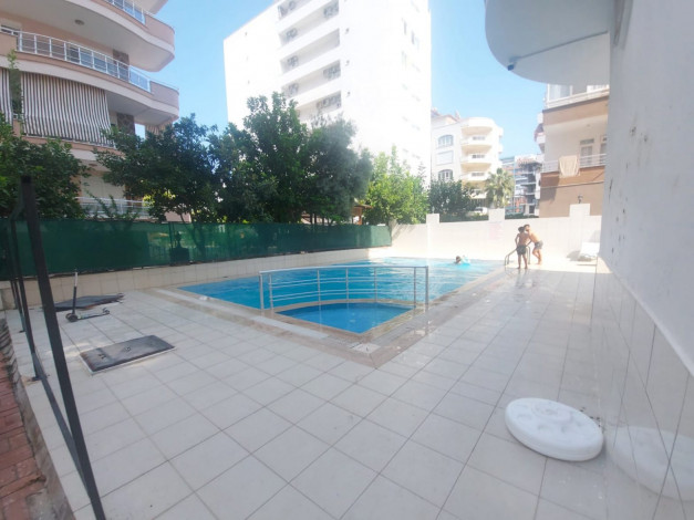 Трехкомнатная меблированная квартира в 100 метрах от Средиземного моря в Махмутлар, 120 м2 - Ракурс 3