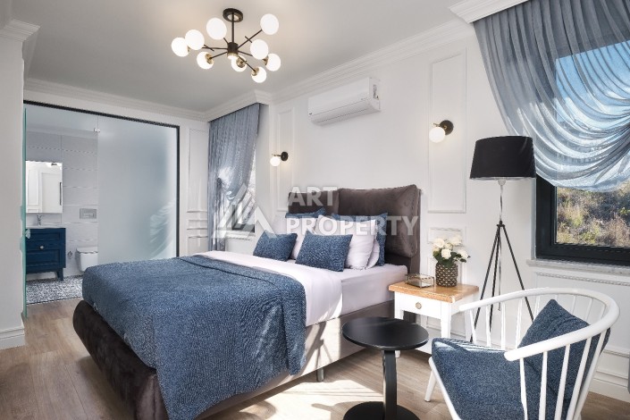 Вилла с видом на море и отдельными апартаментами в элитном районе Каргыджак - Ракурс 10