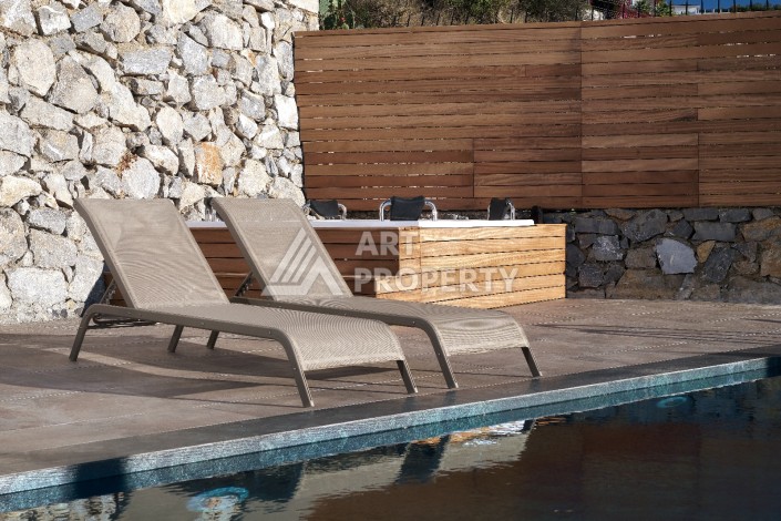 Вилла с видом на море и отдельными апартаментами в элитном районе Каргыджак - Ракурс 18