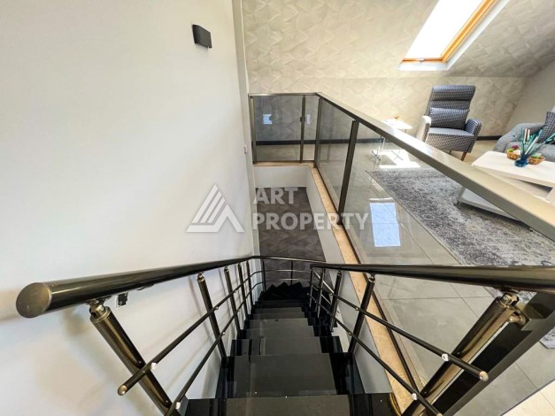 Шикарный меблированный дуплекс 4+1 рядом с морем в самом центре Алании - Ракурс 11