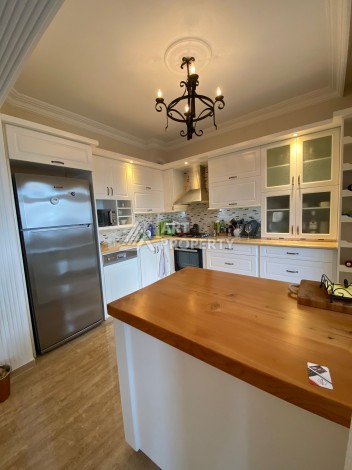 Просторные апартаменты 3+1 рядом со старой крепостью в центре Алании - Ракурс 4