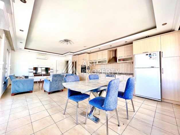 Квартира 3+1 с потрясающим видом на море и крепость в самом центре Алании - Ракурс 6