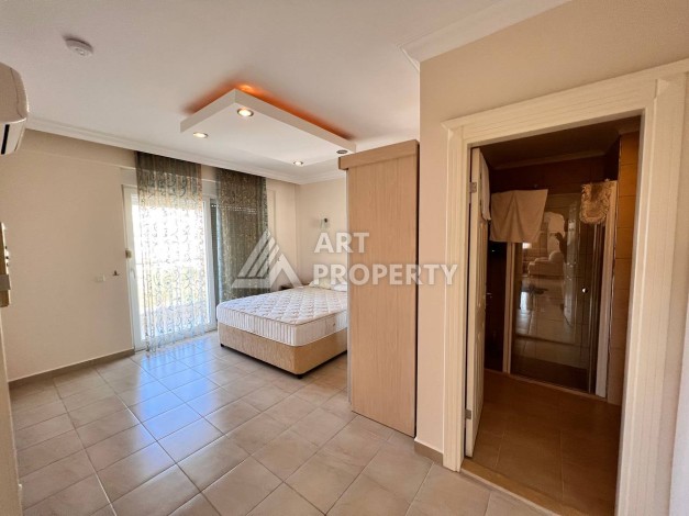 Уютный дуплекс 4+1 с видом на море и замок в центре Алании - Ракурс 11