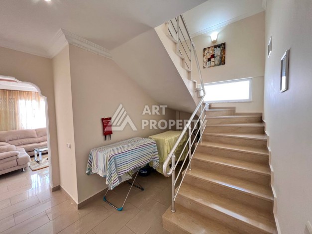 Уютный дуплекс 4+1 с видом на море и замок в центре Алании - Ракурс 17