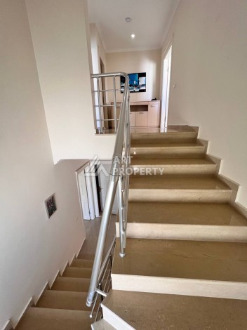 Уютный дуплекс 4+1 с видом на море и замок в центре Алании - Ракурс 18