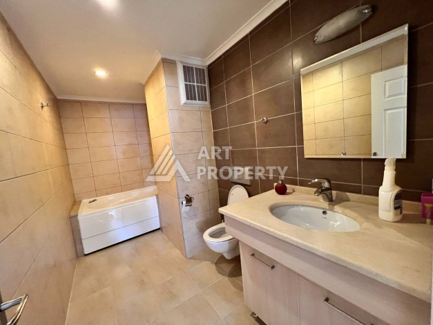 Уютный дуплекс 4+1 с видом на море и замок в центре Алании - Ракурс 23