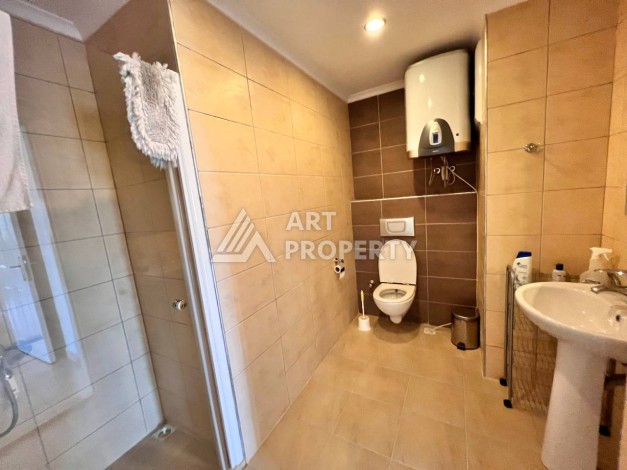 Уютный дуплекс 4+1 с видом на море и замок в центре Алании - Ракурс 24